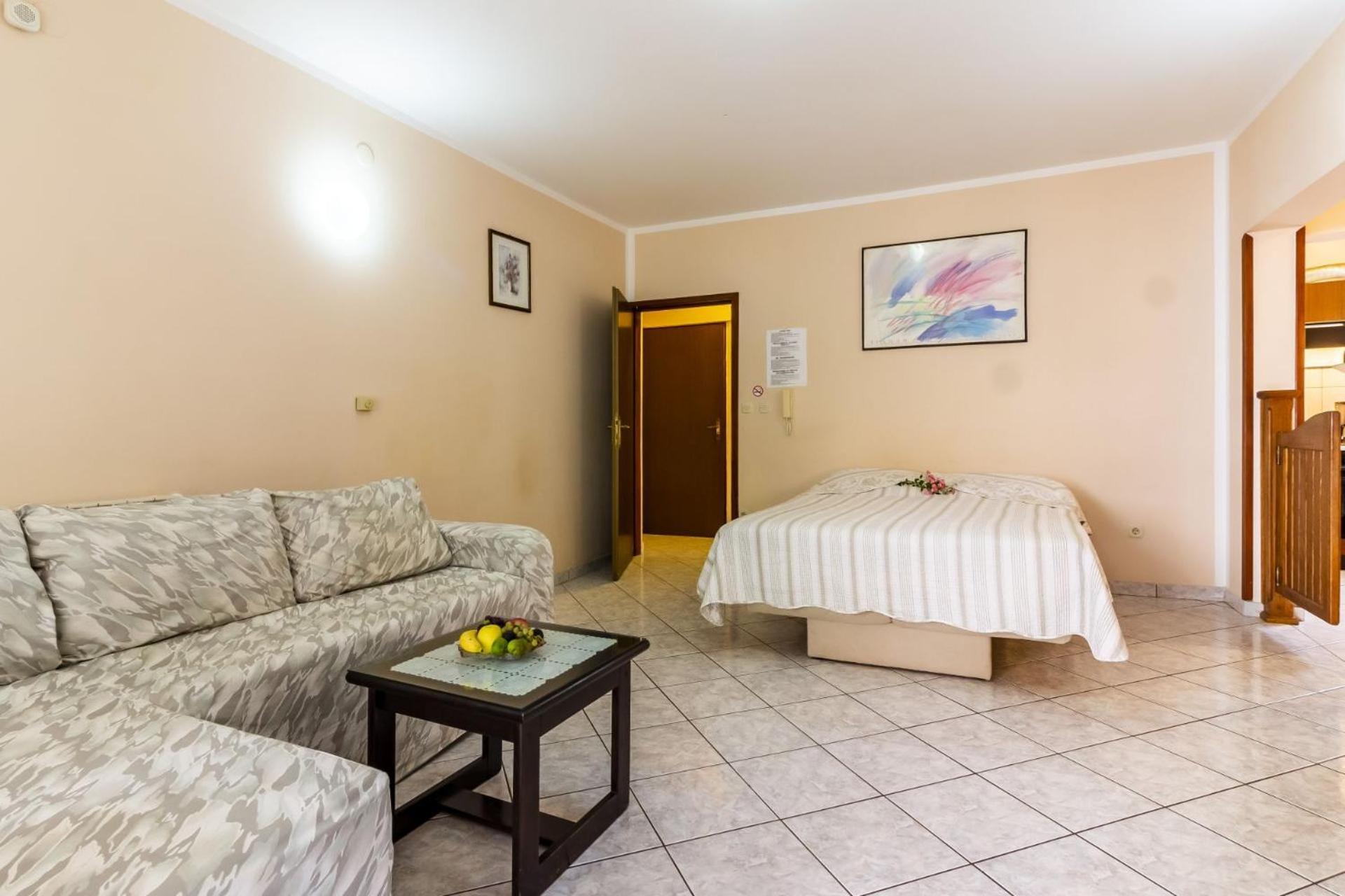 Apartments Mir Fazana Luaran gambar
