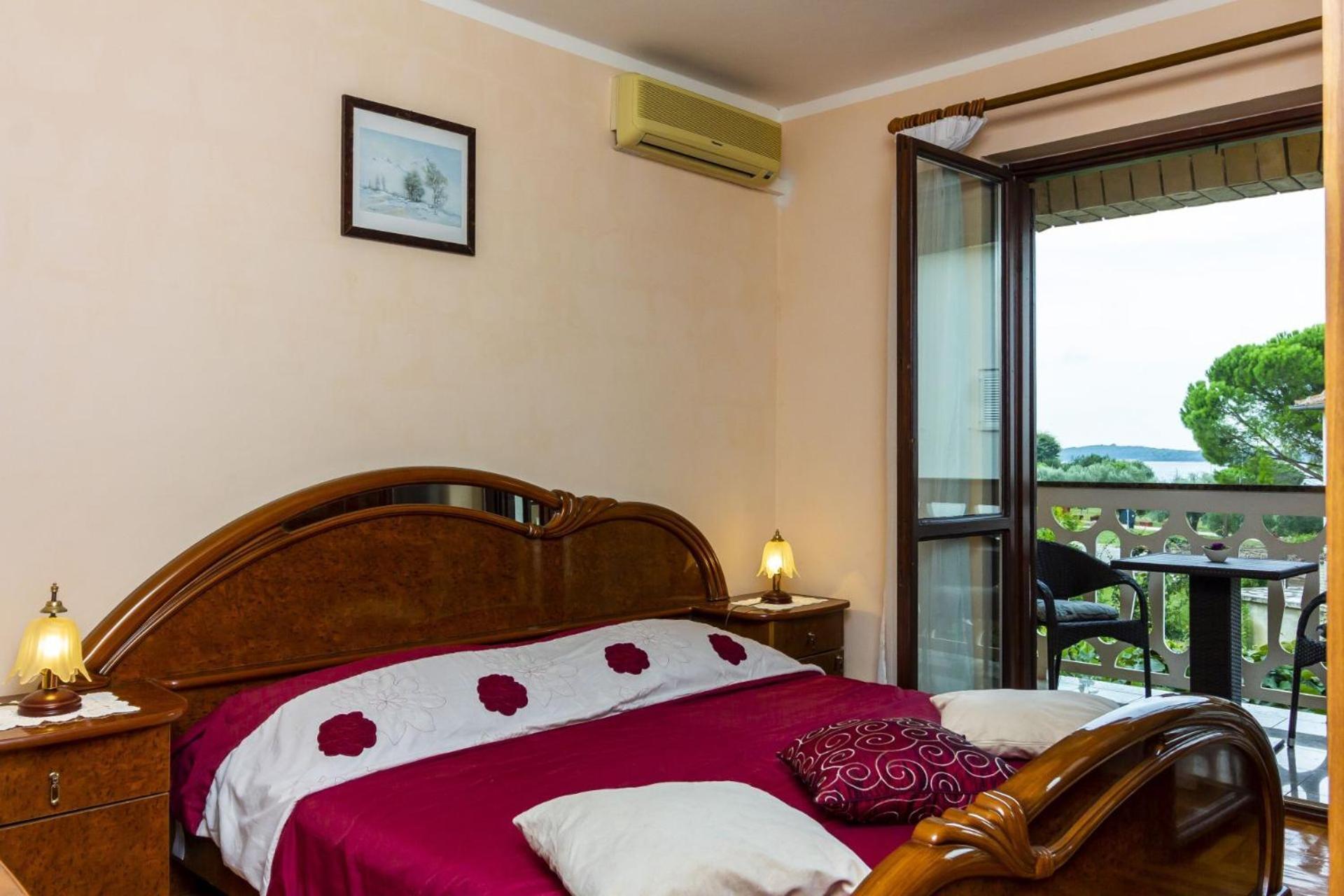 Apartments Mir Fazana Luaran gambar