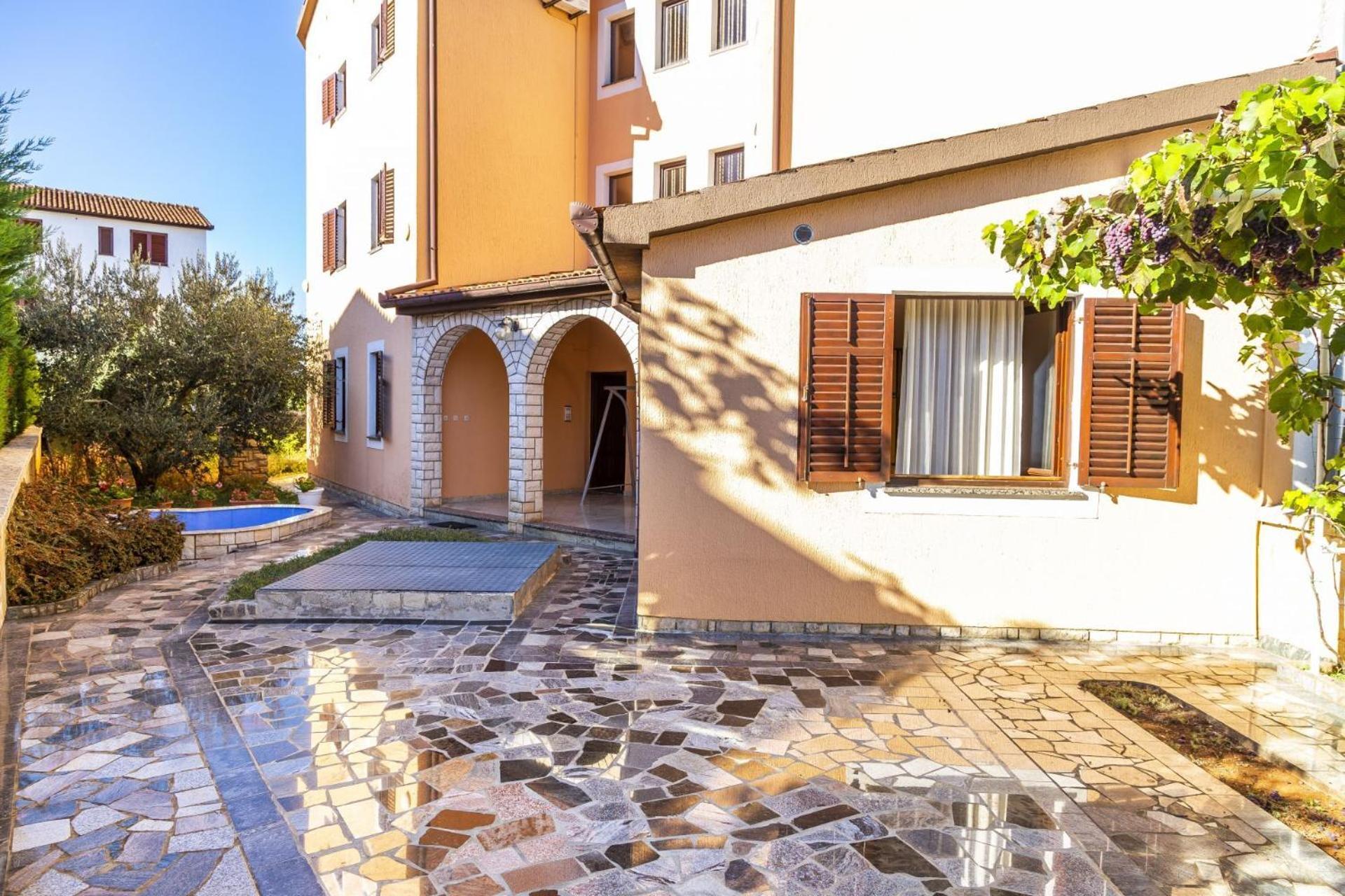 Apartments Mir Fazana Luaran gambar