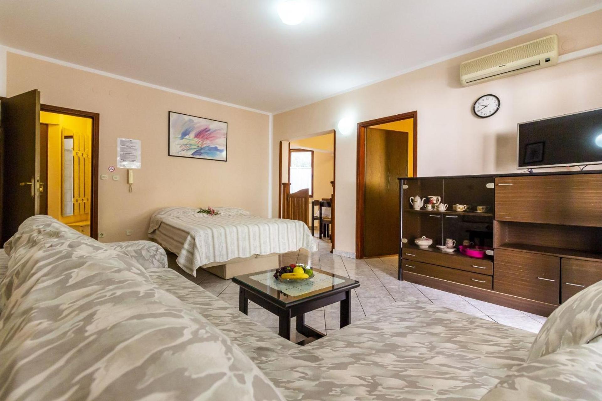 Apartments Mir Fazana Luaran gambar